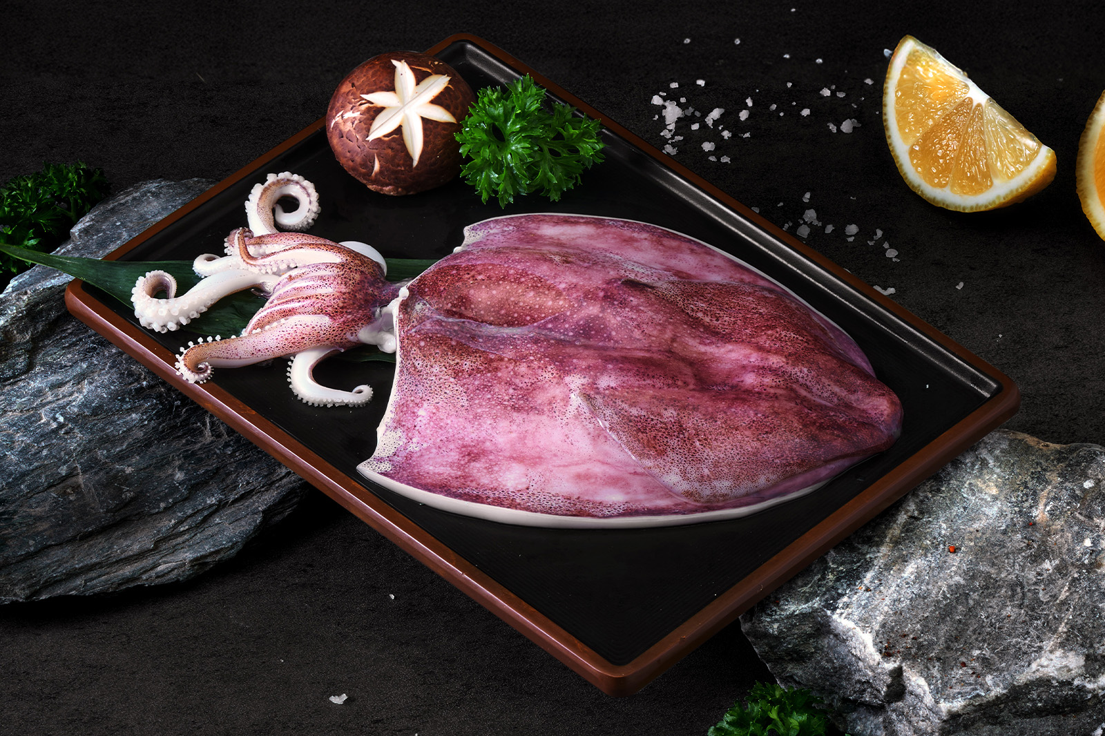 Từng nguyên liệu thượng hạng được lựa chọn kỹ lưỡng, đảm bảo chất lượng và độ tươi ngọt hoàn hảo.